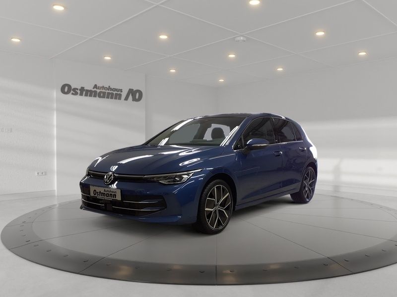 Gebraucht VW Golf VIII Style 150 PS (110 kW) 2024 Anemonenblau metallic Limousine