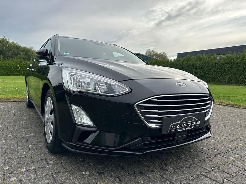 Schwarz Gebraucht 2019 Ford Focus Limousine | 7.999 € (Guter Preis) - Bild 1/4