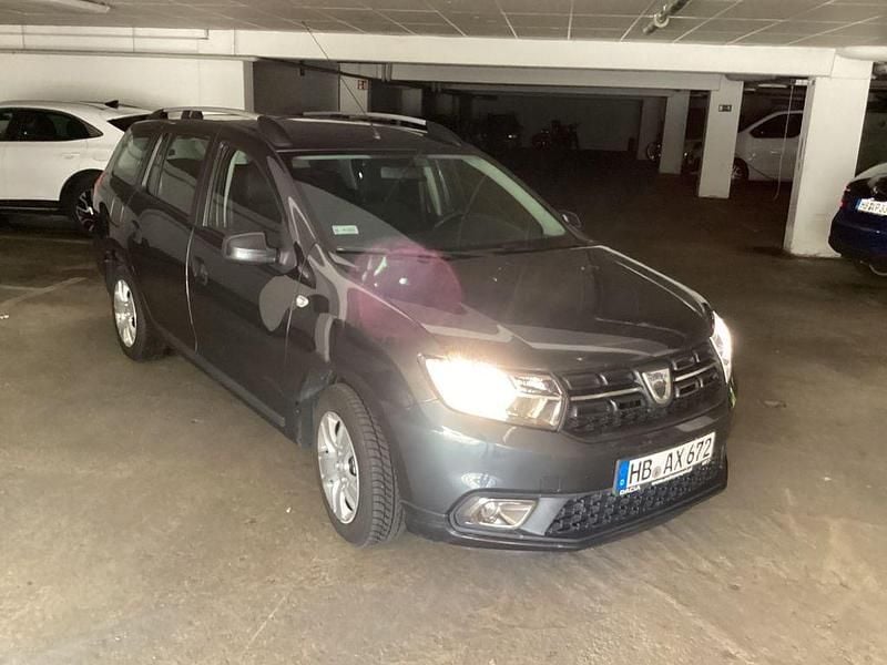 Grau Gebraucht 2018 Dacia Logan MCV Stepway Limousine | 8.490 € (Guter Preis) - Bild 1/4