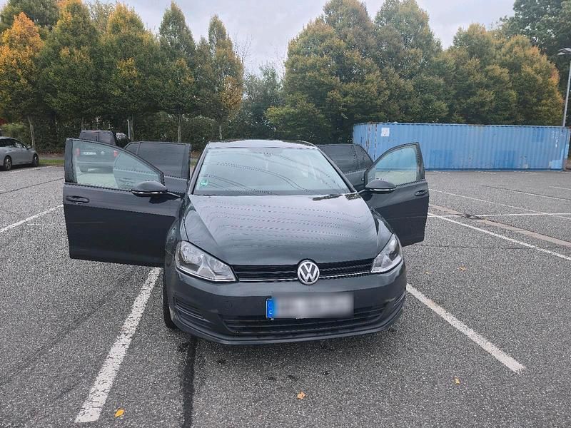 Grau Gebraucht 2013 VW Golf VII Limousine | 12.500 € (Etwas zu teuer) - Bild 1/4