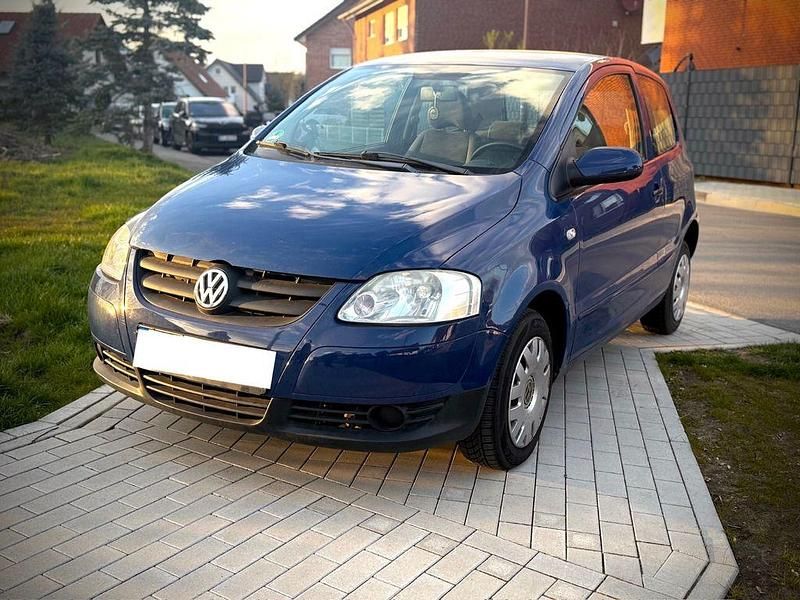 Gebraucht VW Fox 54 PS (39 kW) 2010 Blau Kleinwagen