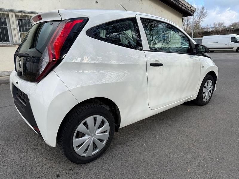 Gebraucht Toyota Aygo 72 PS (52 kW) 2020 Weiß Kleinwagen