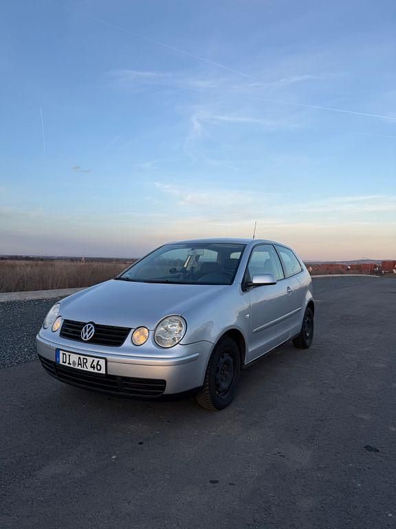 Silber Gebraucht 2005 VW Polo Edition Limousine | 2.800 € (Fairer Preis) - Bild 1/4