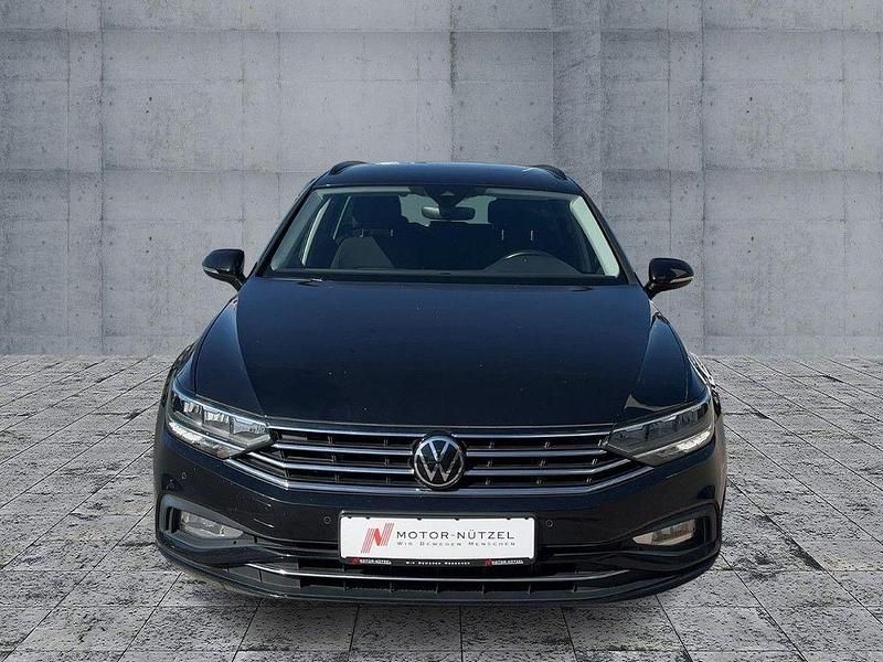 Gebraucht VW Passat Business 150 PS (110 kW) 2022 Deep black perleffekt Kombi