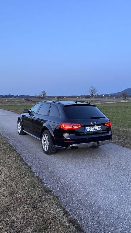 Gebraucht Audi A4 Allroad 177 PS (130 kW) 2015 Schwarz Kombi