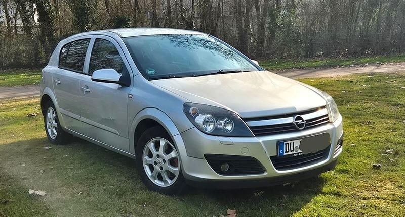 Gebraucht Opel Astra Edition 105 PS (77 kW) 2005 Grau Limousine