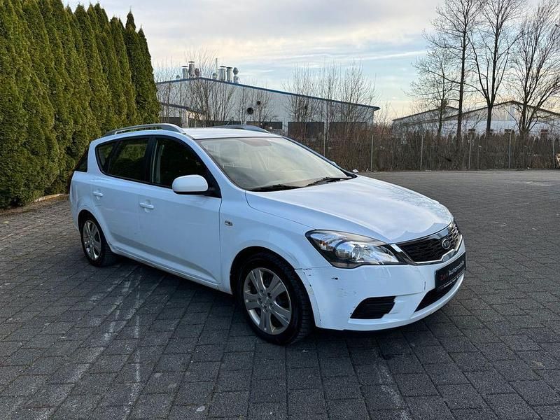 Gebraucht Kia Ceed Sportswagon Spirit 90 PS (66 kW) 2011 Weiß Kombi