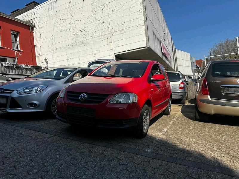 Gebraucht VW Fox 54 PS (39 kW) 2006 Rot Kleinwagen
