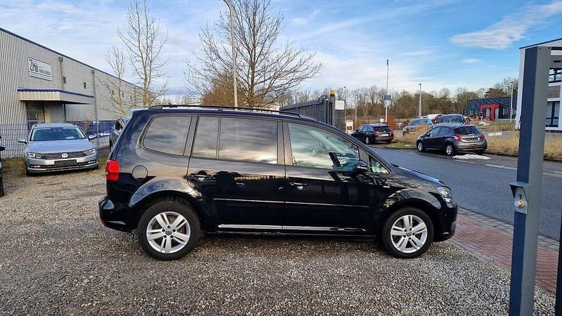 Gebraucht VW Touran Match 140 PS (102 kW) 2013 Schwarz Van / Kleinbus