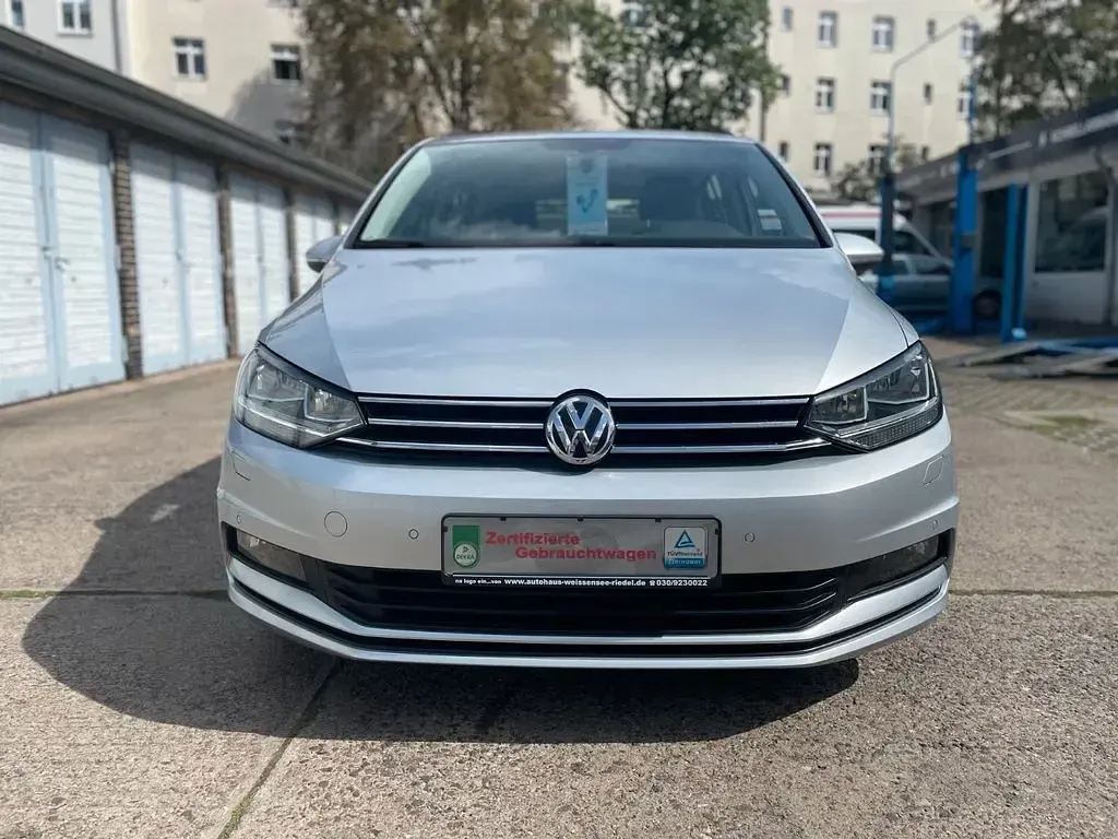 Gebraucht VW Touran Comfortline 150 PS (110 kW) 2019 Silber Van / Kleinbus