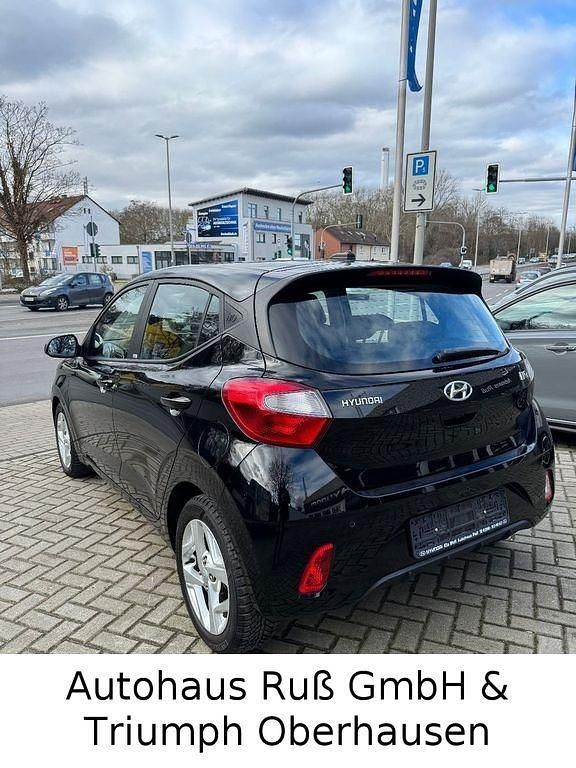 Gebraucht Hyundai i10 Trend 67 PS (49 kW) 2020 Schwarz Kleinwagen