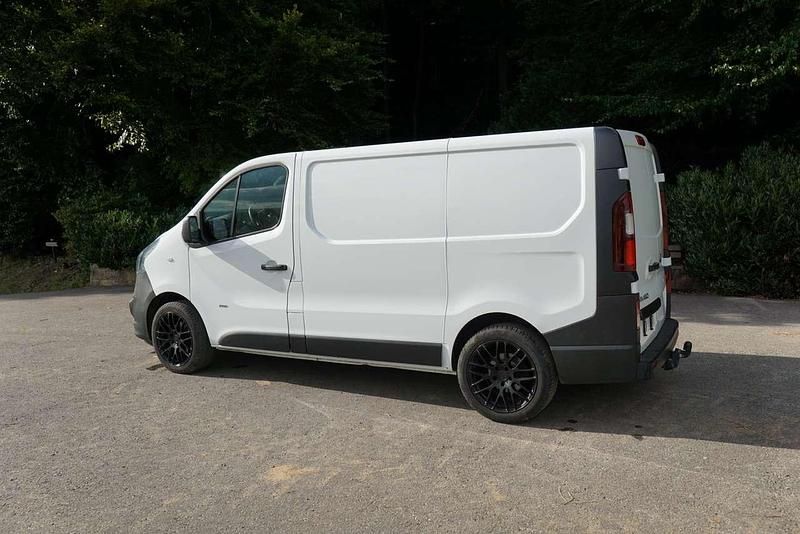 Gebraucht Opel Vivaro 120 PS (88 kW) 2016 Weiß Van / Kleinbus