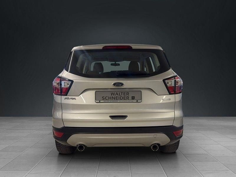 Gebraucht Ford Kuga Trend 120 PS (88 kW) 2019 Silber SUV