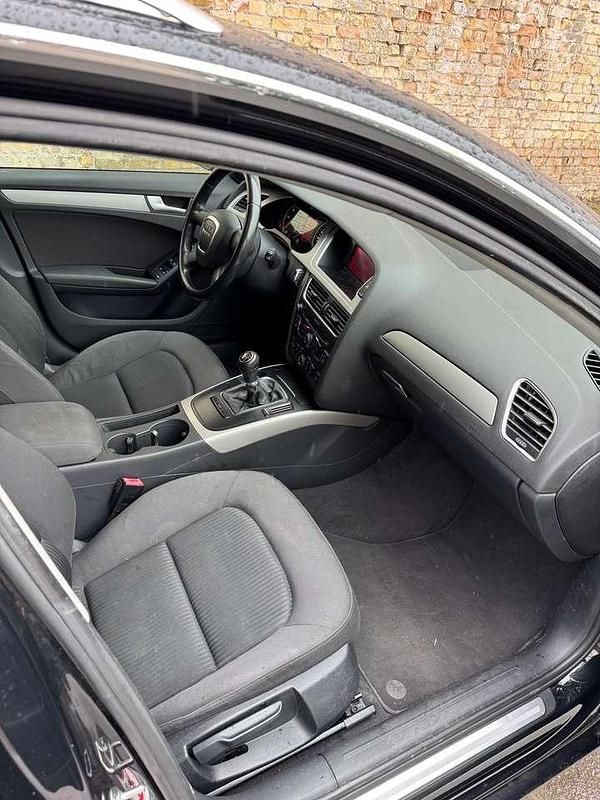 Gebraucht Audi A4 Attraction 136 PS (100 kW) 2010 Schwarz Kombi