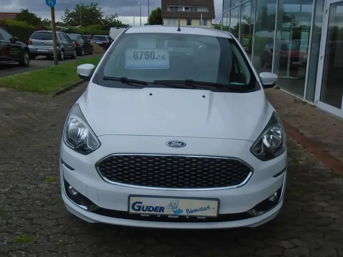 Gebraucht Ford Ka Basis 69 PS (50 kW) 2019 Oxford white Limousine