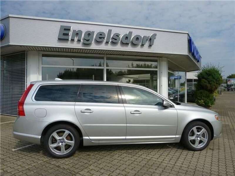 Gebraucht Volvo V70 163 PS (119 kW) 2011 Silber  metallic Kombi