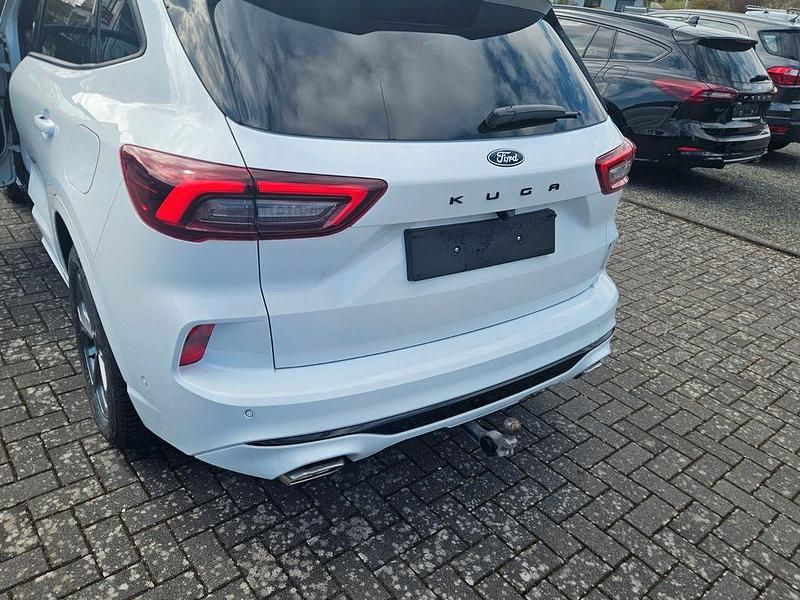 Gebraucht Ford Kuga ST-Line X 186 PS (136 kW) 2024 Weiß SUV