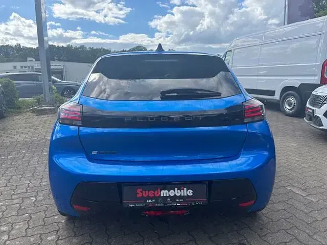 Gebraucht Peugeot e-208 Allure 114 kW (156 PS) 2025 Blau Kleinwagen