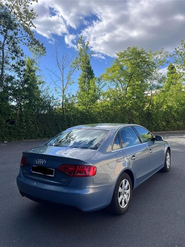 Gebraucht Audi A4 120 PS (88 kW) 2010 Andere farben Limousine