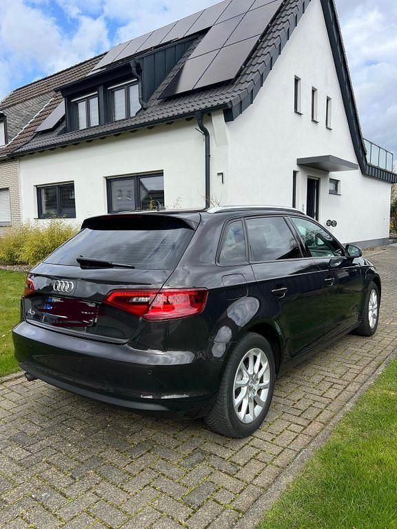 Gebraucht Audi A3 Attraction 110 PS (80 kW) 2015 Braun Limousine