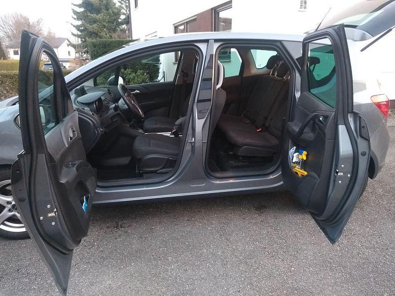 Gebraucht Opel Meriva Active 140 PS (102 kW) 2017 Grau Van / Kleinbus