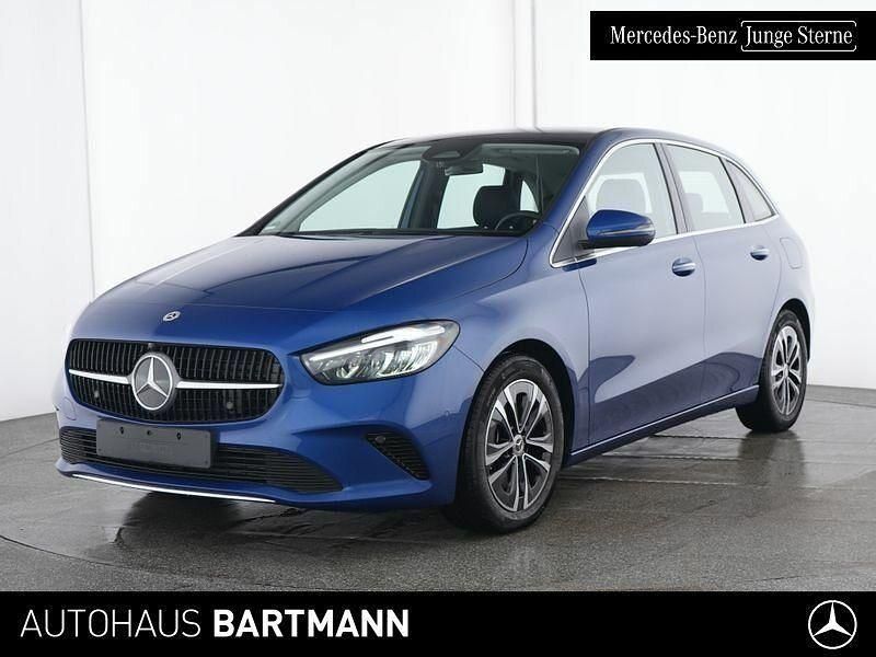 Usata Mercedes B220 190 CV (139 kW) 2024 Blu Monovolume