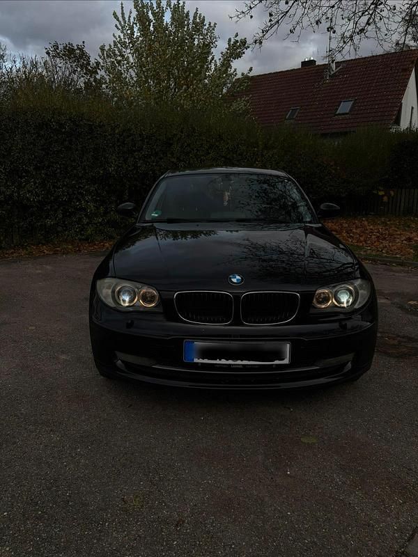 Schwarz Gebraucht 2009 BMW 116 Kleinwagen | 4.300 € - Bild 1/4