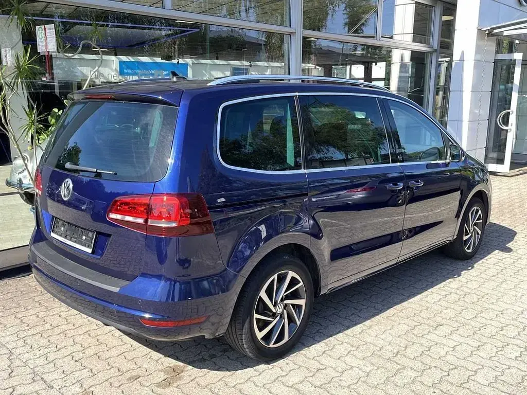 Gebraucht VW Sharan Sound 150 PS (110 kW) 2018 Atlantic blue metallic Van / Kleinbus