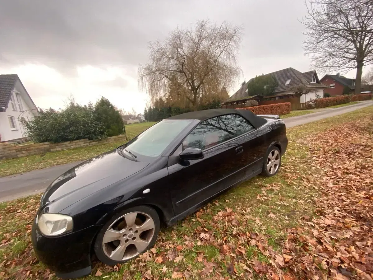 Gebraucht Opel Astra 125 PS (91 kW) 2003 Schwarz Cabrio