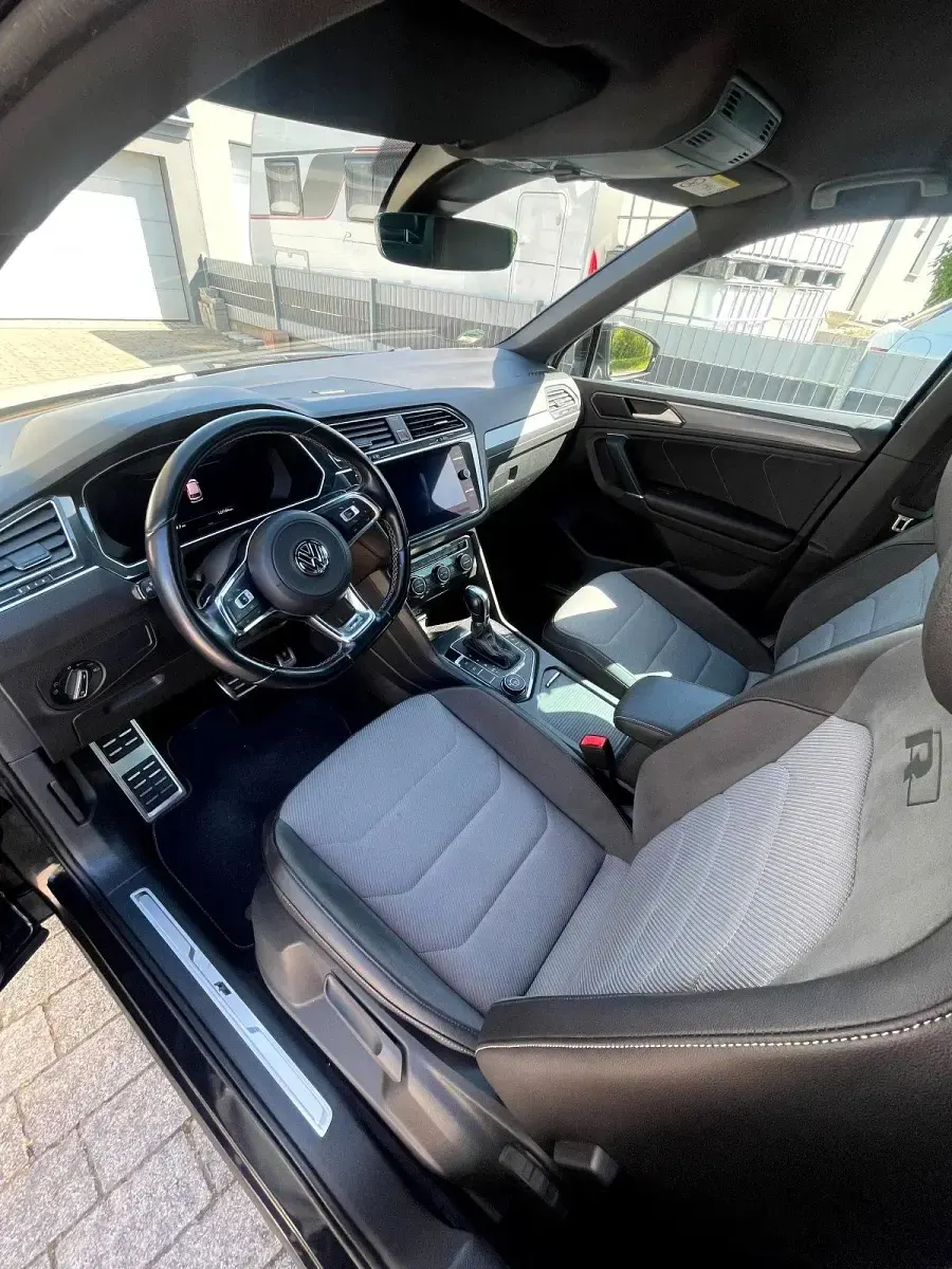 Gebraucht VW Tiguan Highline 220 PS (161 kW) 2018 Schwarz SUV