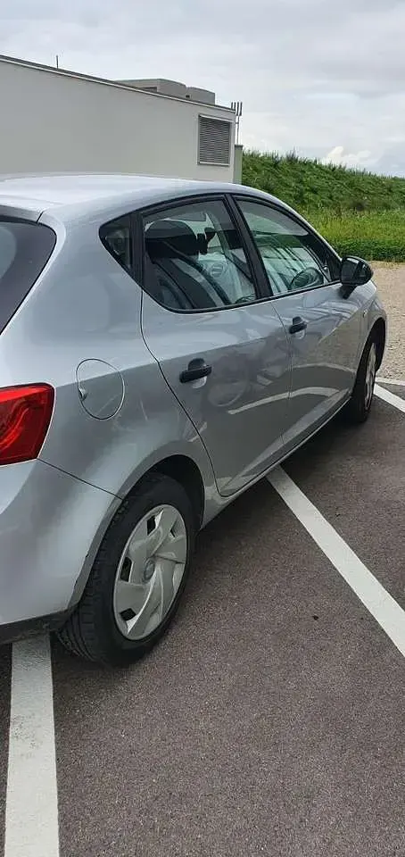 Gebraucht Seat Ibiza Style 69 PS (50 kW) 2012 Silber Kleinwagen