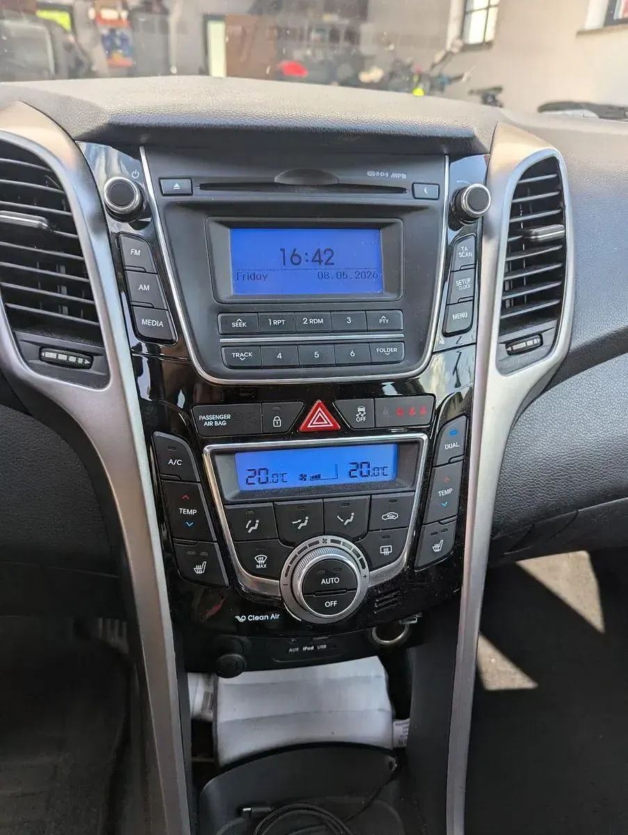 Gebraucht Hyundai i30 Intro Edition 110 PS (80 kW) 2012 Weiß Kombi