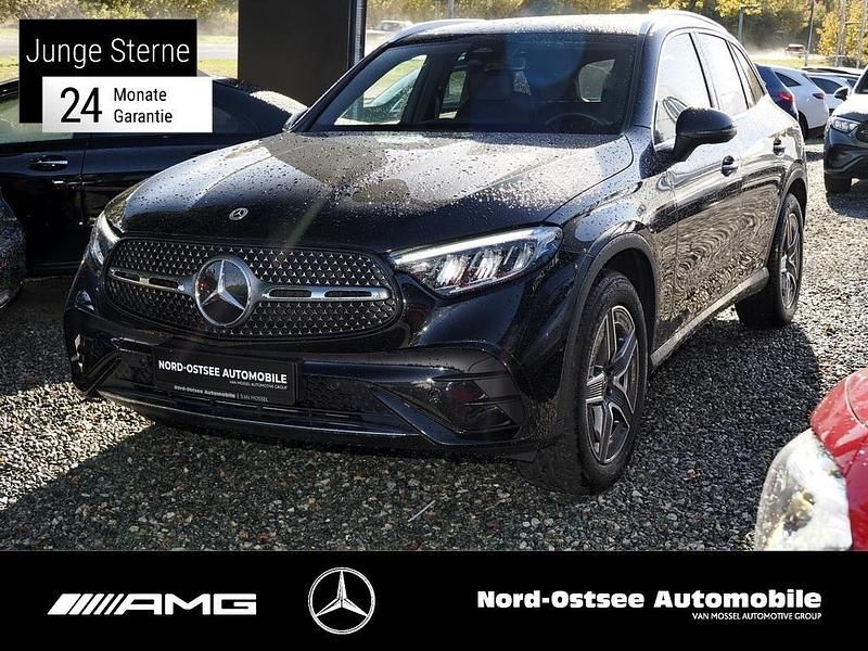Metalliclack obsidianschwarz Gebraucht 2024 Mercedes GLC300 AMG SUV | 52.990 € (Superpreis) - Bild 1/4