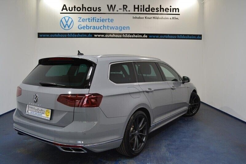 Gebraucht VW Passat Elegance 150 PS (110 kW) 2022 Grau Kombi