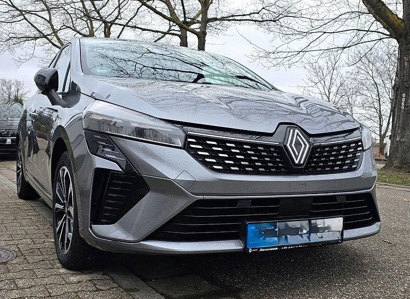 Gebraucht Renault Clio V 94 PS (69 kW) 2023 Grau Kleinwagen