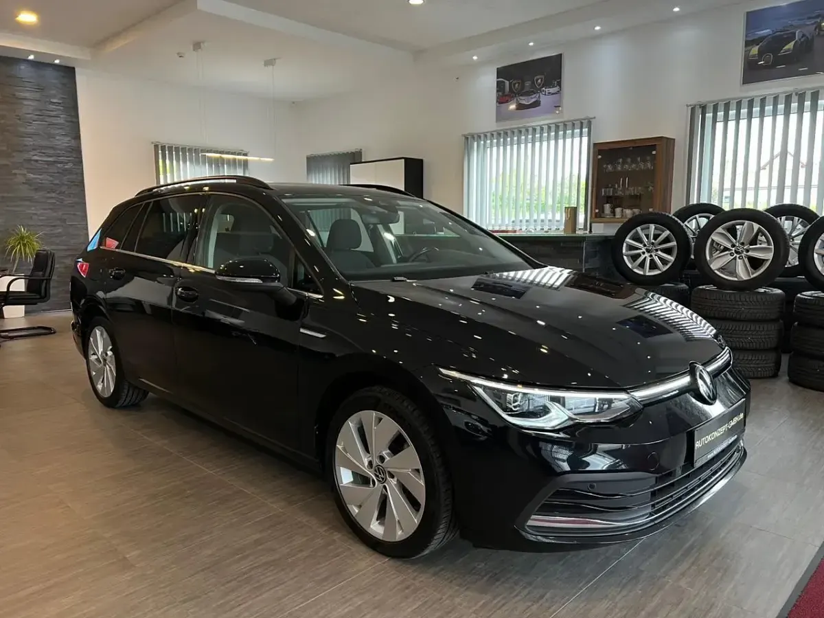 Gebraucht VW Golf VIII 150 PS (110 kW) 2022 Schwarz Kombi