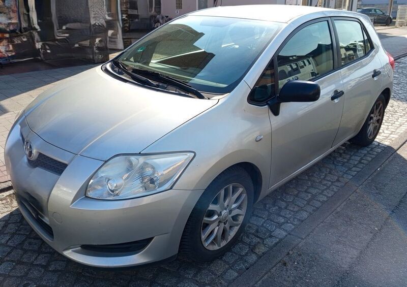 Silber Gebraucht 2008 Toyota Auris Limousine | 2.500 € (Fairer Preis) - Bild 1/4