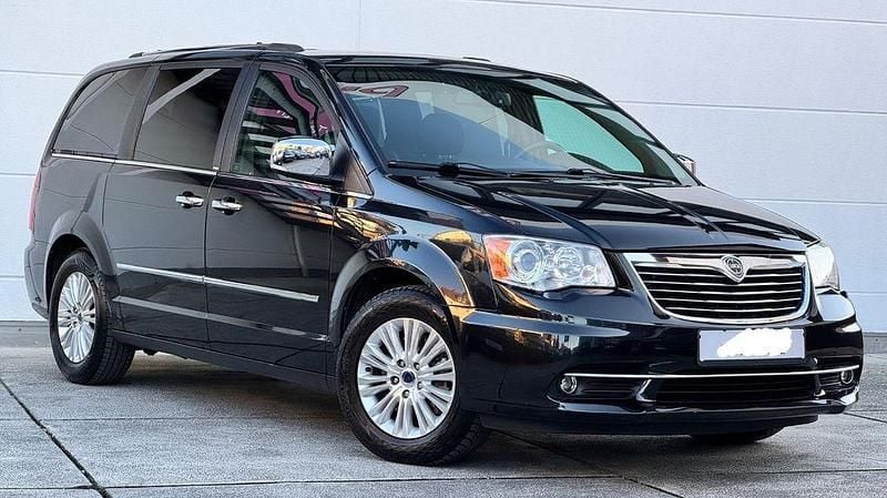 Schwarz Gebraucht 2013 Lancia Voyager Platinum Van / Kleinbus | 18.497 € - Bild 1/4