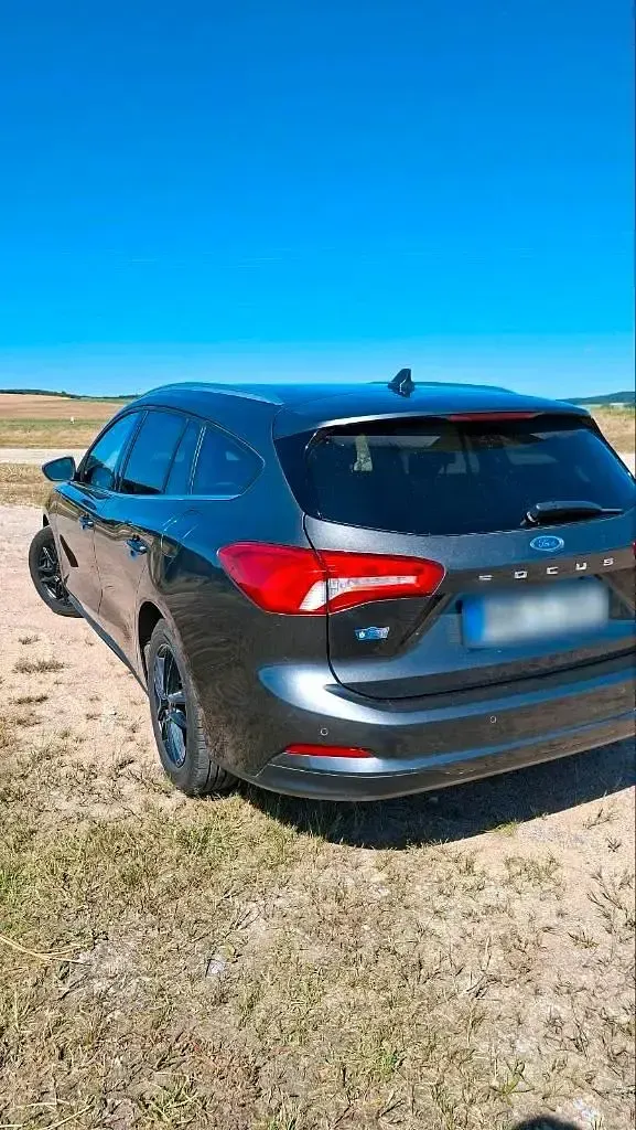 Gebraucht Ford Focus 125 PS (91 kW) 2021 Grau Kombi