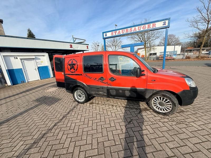 Gebraucht Fiat Doblò 80 PS (58 kW) 2008 Rot Van / Kleinbus