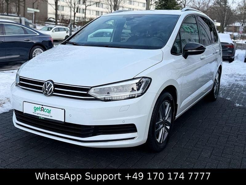 Weiß Gebraucht 2021 VW Touran Active Van / Kleinbus | 16.900 € (Guter Preis) - Bild 1/4
