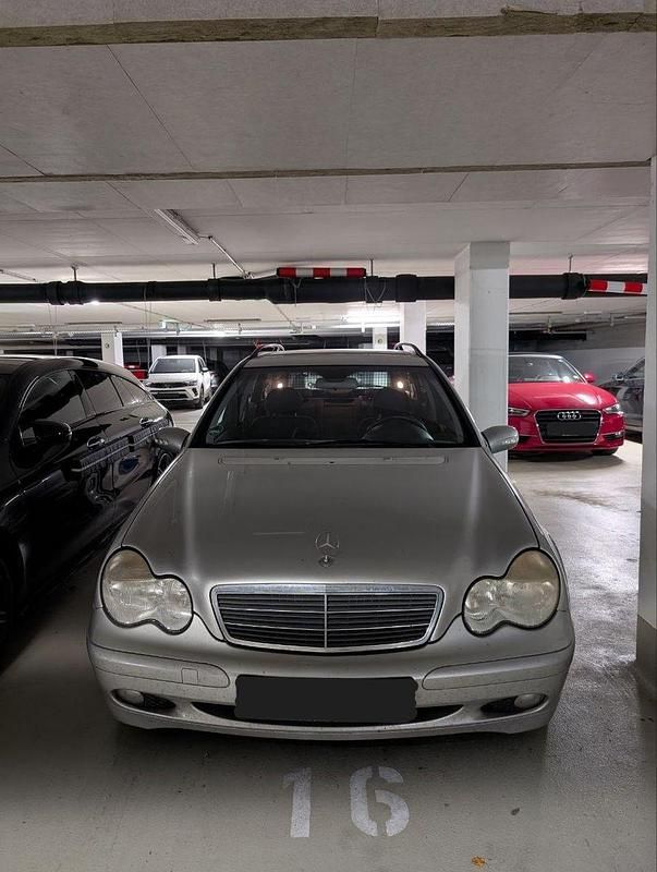 Silber Gebraucht 2002 Mercedes C180 Classic Kombi | 1.000 € (Superpreis) - Bild 1/4