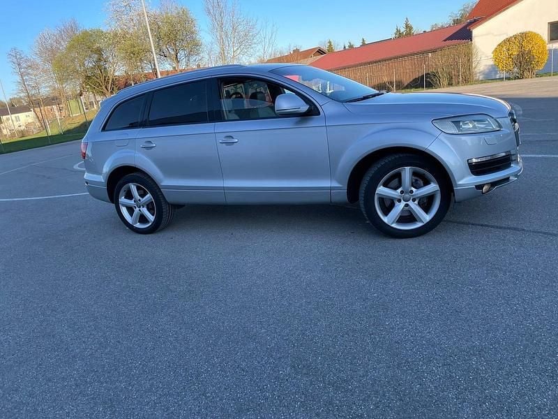 Second-hand Audi Q7 233 CP (171 kW) 2007 Argintiu SUV