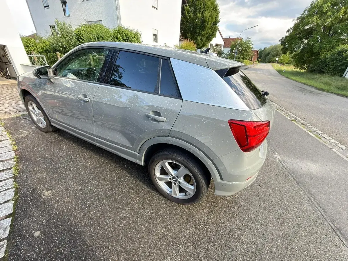 Gebraucht Audi Q2 S-Line 150 PS (110 kW) 2020 Grau SUV