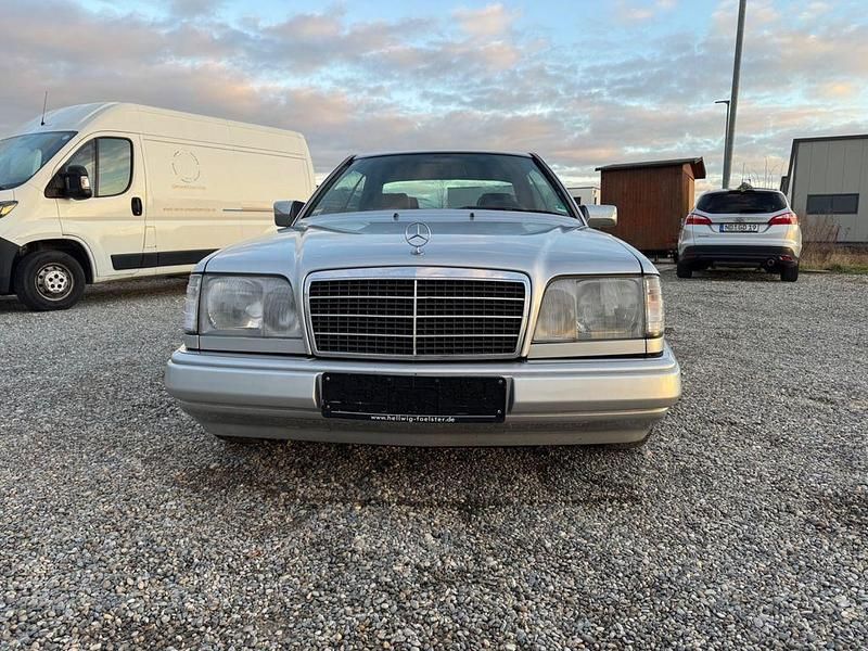 Gebraucht Mercedes 220 150 PS (110 kW) 1992 Grau Coupé