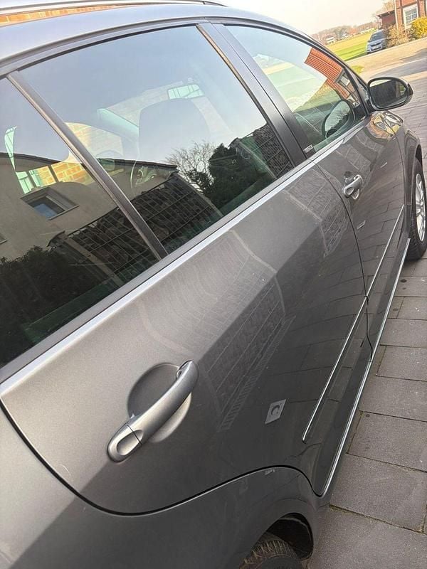 Gebraucht VW Golf VI Comfortline 86 PS (63 kW) 2011 Grau Kleinwagen