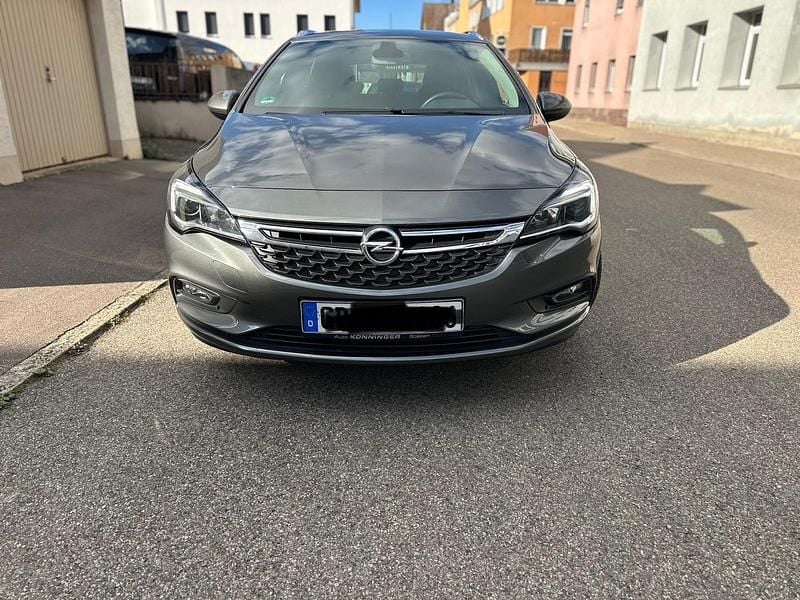 Grau Gebraucht 2018 Opel Astra Kombi | 7.990 € (Superpreis) - Bild 1/4