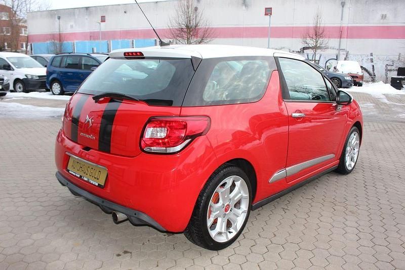Gebraucht Citroën DS3 Chic 95 PS (69 kW) 2012 Rot Kleinwagen