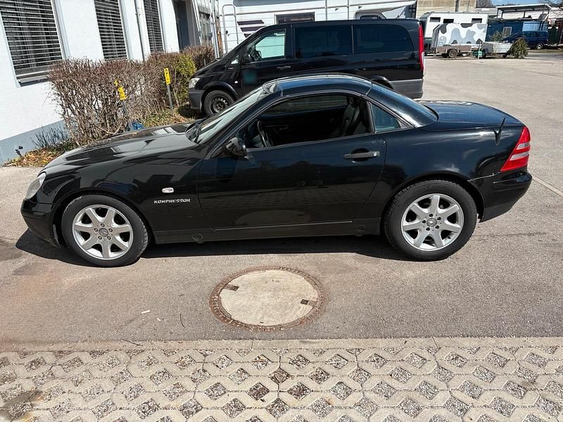 Gebraucht Mercedes SLK230 193 PS (141 kW) 2000 Schwarz Cabrio