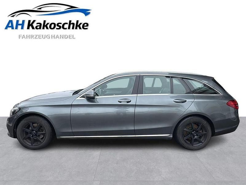 Gebraucht Mercedes C180 Avantgarde 156 PS (114 kW) 2018 Selenitgrau  metalliclack Kombi